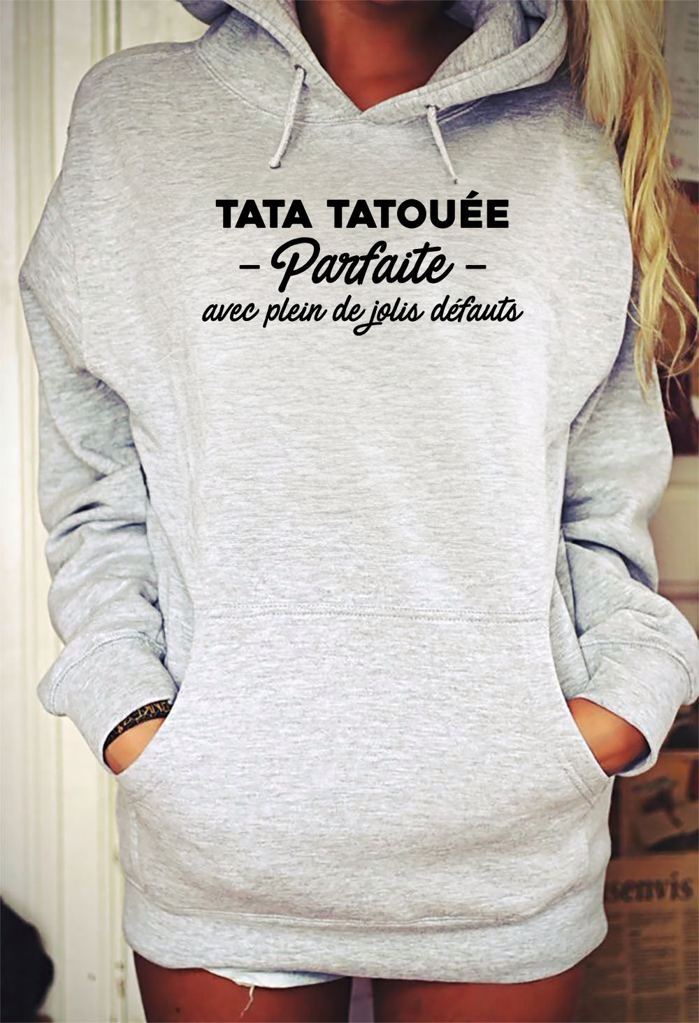 Tata tatouée parfaite avec plein de jolis défauts