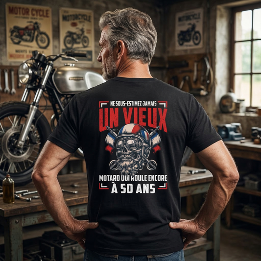 Ne sous-estimez jamais un vieux motard qui roule encore à 50 ans
