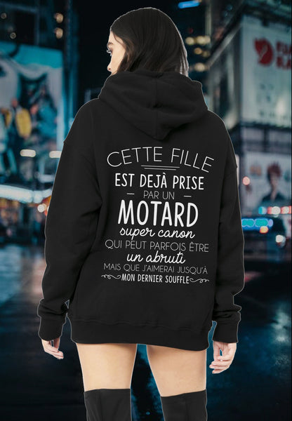 Cette fille est déjà prise par un motard super canon qui peut parfois être un abruti mais que j'aimerai jusqu'à mon dernier souffle