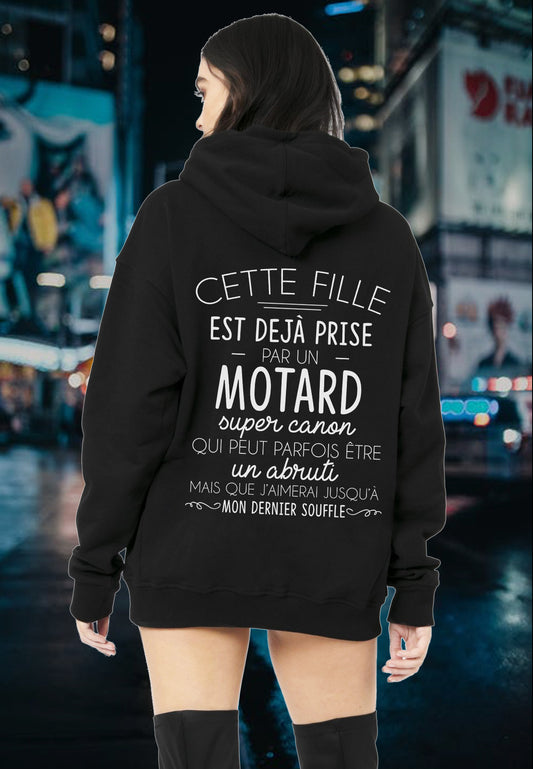 Cette fille est déjà prise par un motard super canon qui peut parfois être un abruti mais que j'aimerai jusqu'à mon dernier souffle