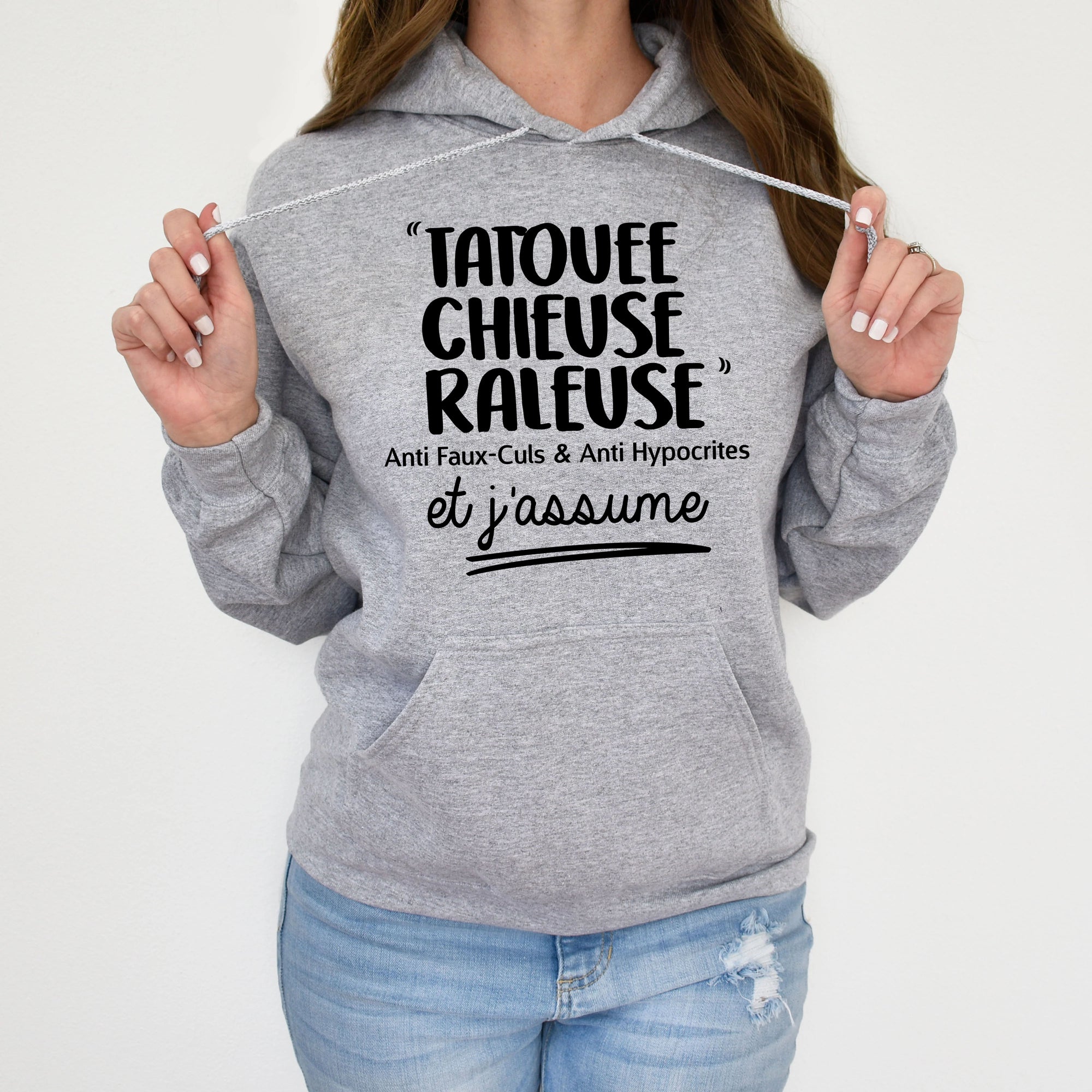 Tatouée, chieuse, râleuse, jalouse, anti faux-culs & anti hypocrites et j'assume