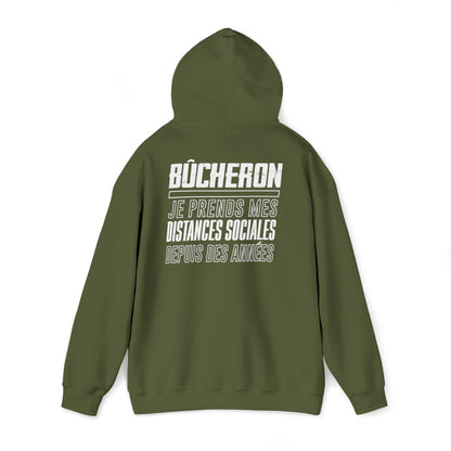 Bûcheron, expert en distances sociales