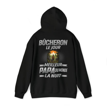 Bûcheron le jour, papa la nuit