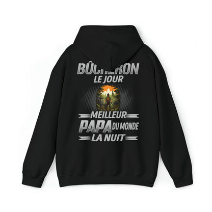 Bûcheron le jour, papa la nuit