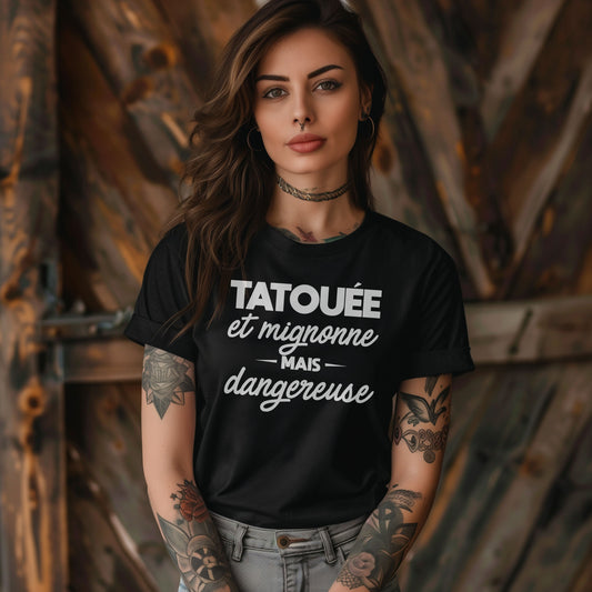 Tatouée et mignonne mais dangereuse