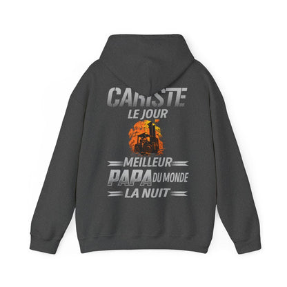 Cariste le jour, papa la nuit