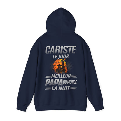 Cariste le jour, papa la nuit