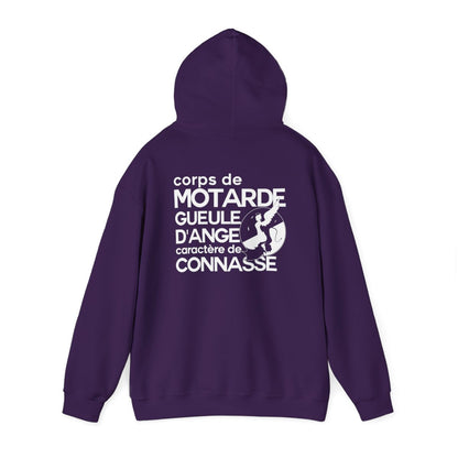 Corps de motarde, gueule d’ange, caractère de connasse