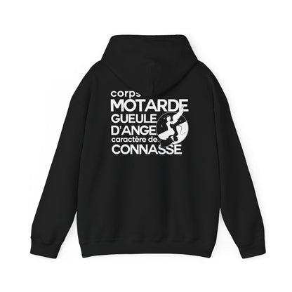 Corps de motarde, gueule d’ange, caractère de connasse
