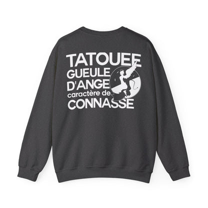 Corps de tatouée, gueule d’ange, caractère de connasse