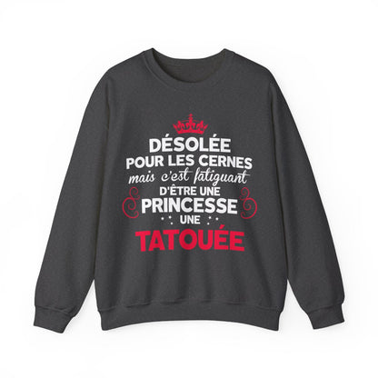 Désolée pour les cernes mais c'est fatiguant d'être une princesse une tatouée et une maman