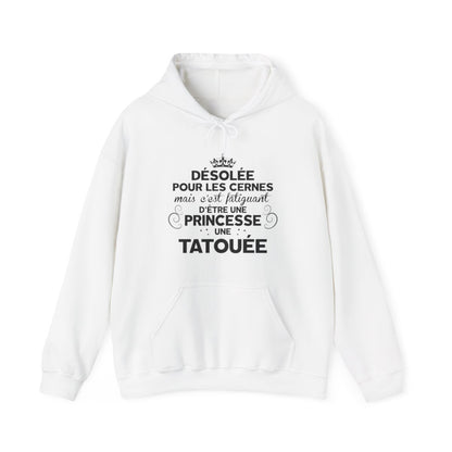 Désolée pour les cernes mais c'est fatiguant d'être une princesse une tatouée et une maman