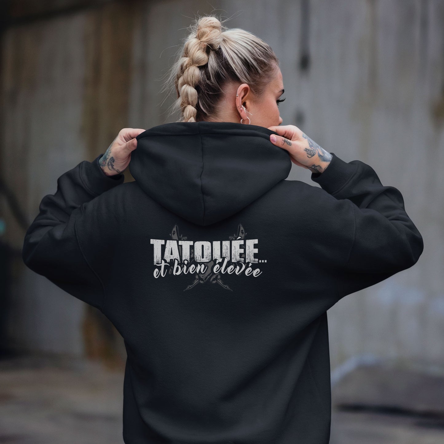 Tatouée et bien élevée