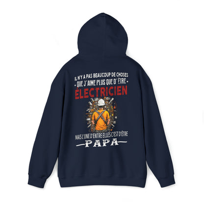 Électricien passionné, papa comblé