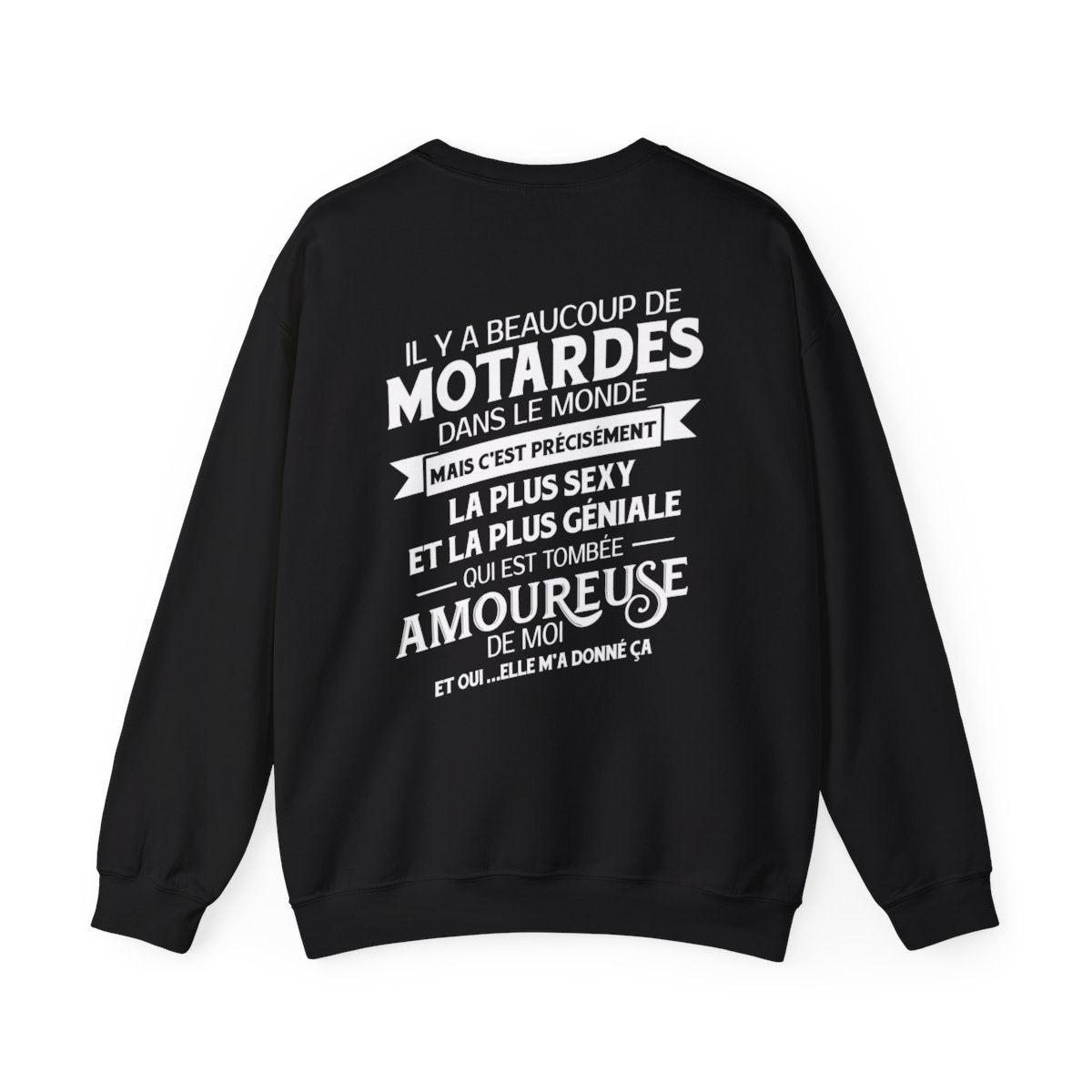 Il y a beacoup de motardes dans le monde mais c’est précisément la plus sexy et la plus géniale qui est tombée amoureuse de moi