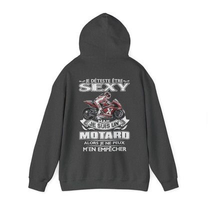 Je détesté être sexy mais je suis un motard alors je ne peux m'en empêcher