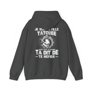 Je suis la fille tatouée dont tout le monde t'a dit de te méfier