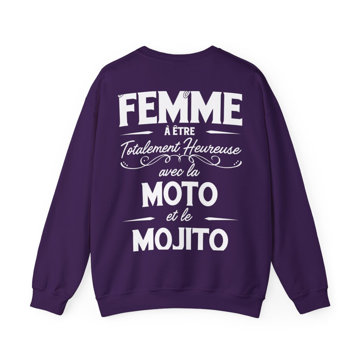 Je suis le genre de femme à être totalement heureuse avec le moto et le mojito