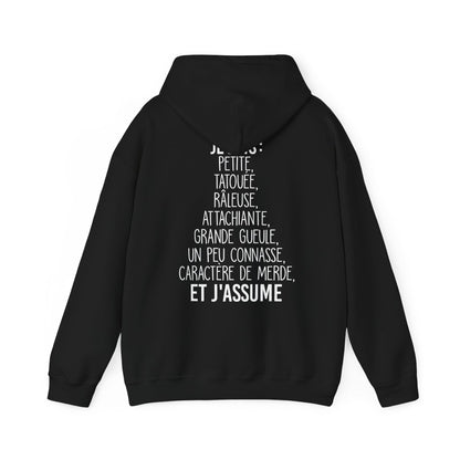 Je suis petite, tatouée, râleuse, attachiante, grande gueule, un peu connasse et j'assume