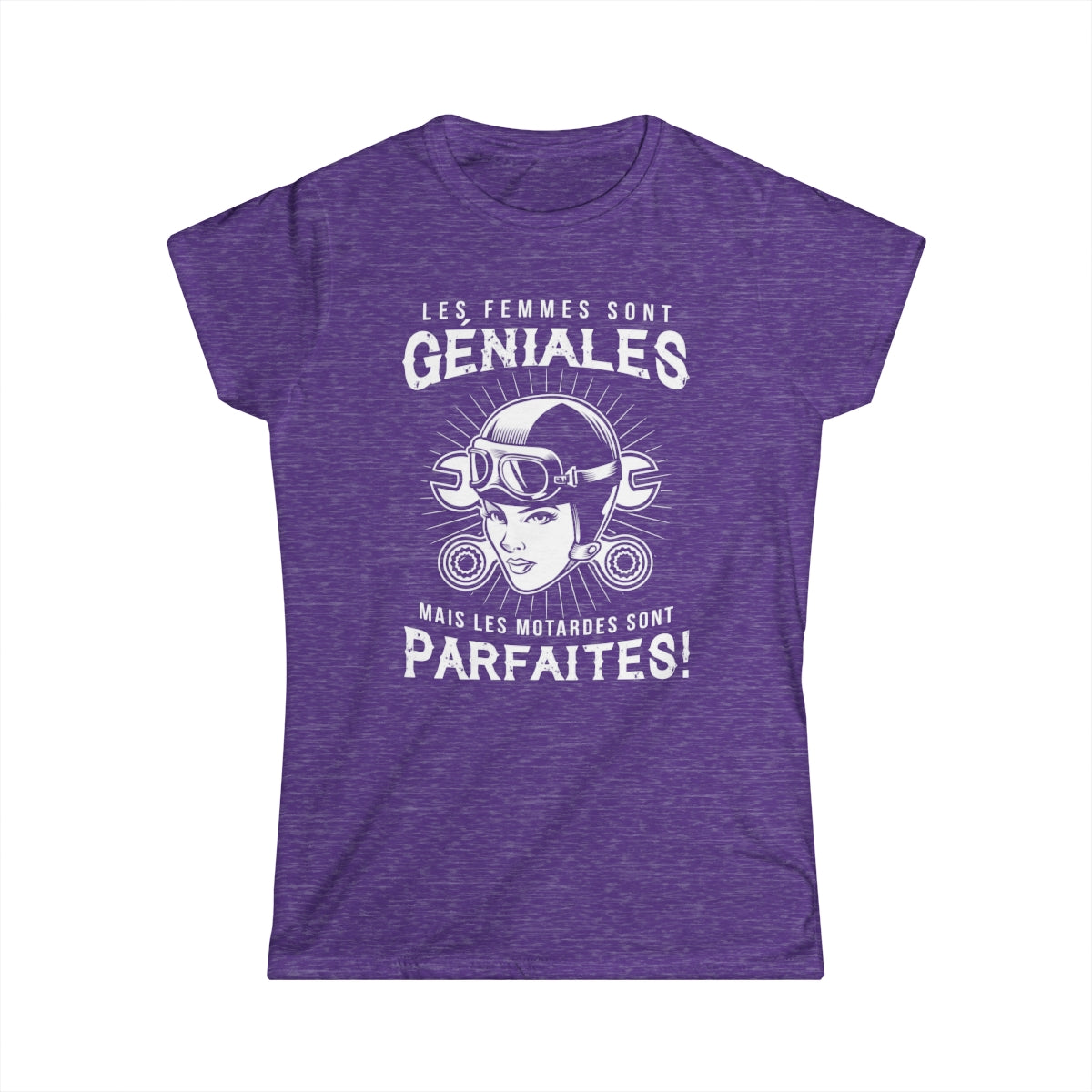 Je suis une femme simple j'aime la moto et les mojitos