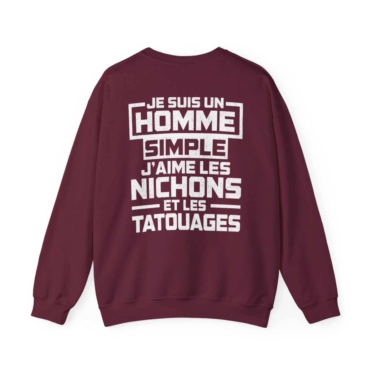 Je suis une homme simple, j'ai me les nichons et les tatouages