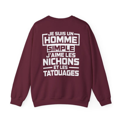 Je suis une homme simple, j'ai me les nichons et les tatouages