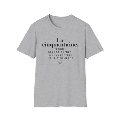 La cinquantaine, tatoué, grande gueule, sale caractère et je t'emmerde