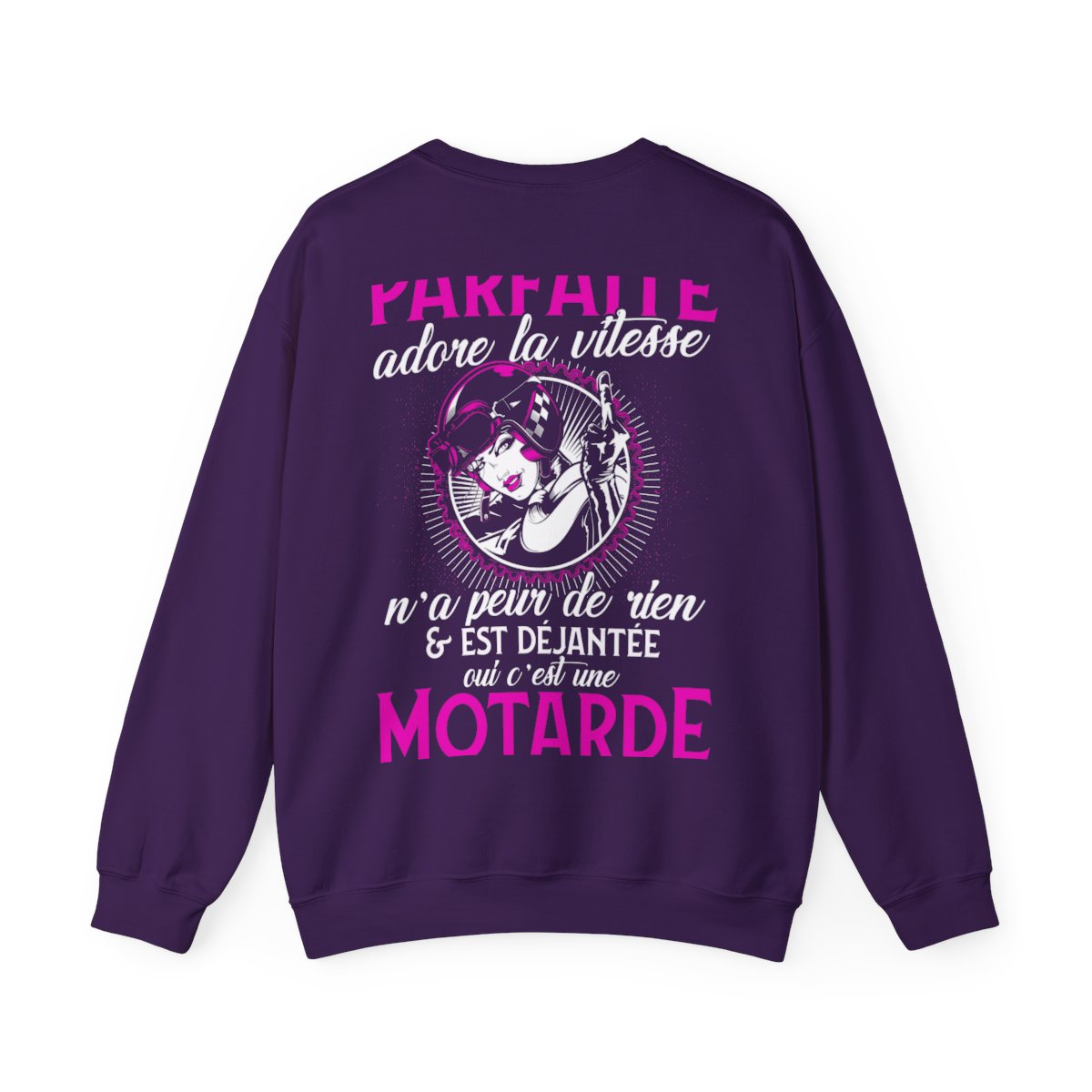 La femme parfaite adore la vitesse n'a peur de rien et est déjantée