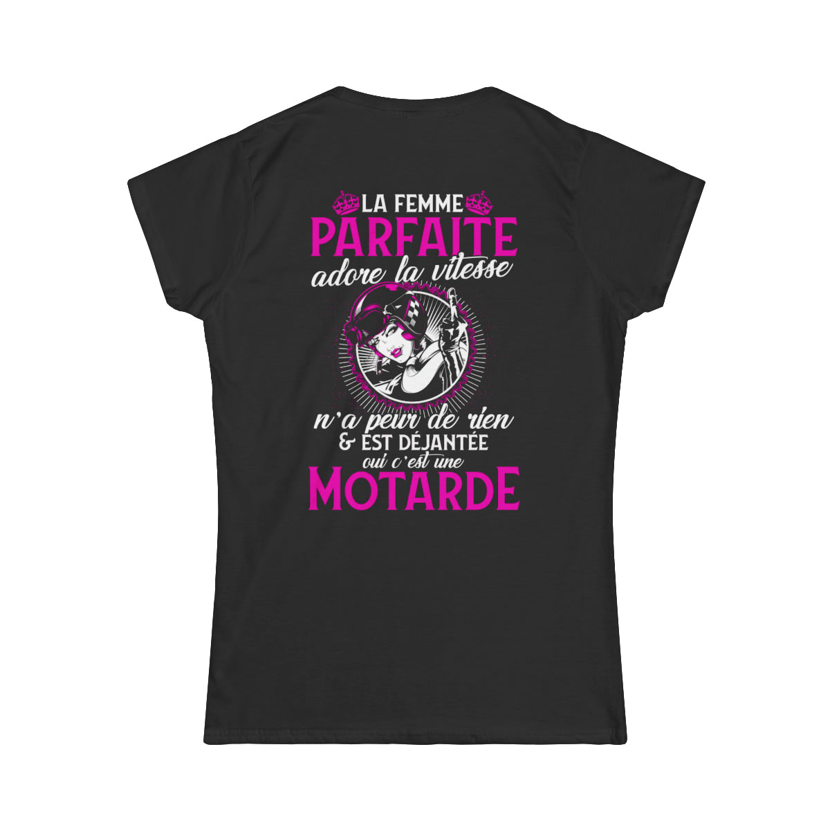 La femme parfaite adore la vitesse n'a peur de rien et est déjantée