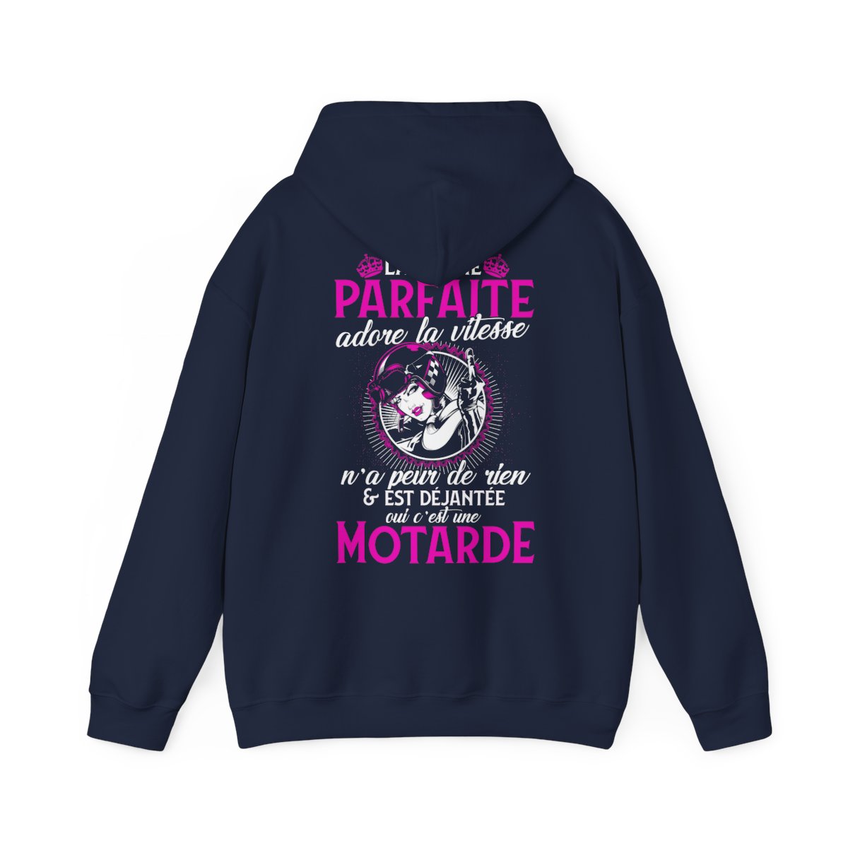 La femme parfaite adore la vitesse n'a peur de rien et est déjantée