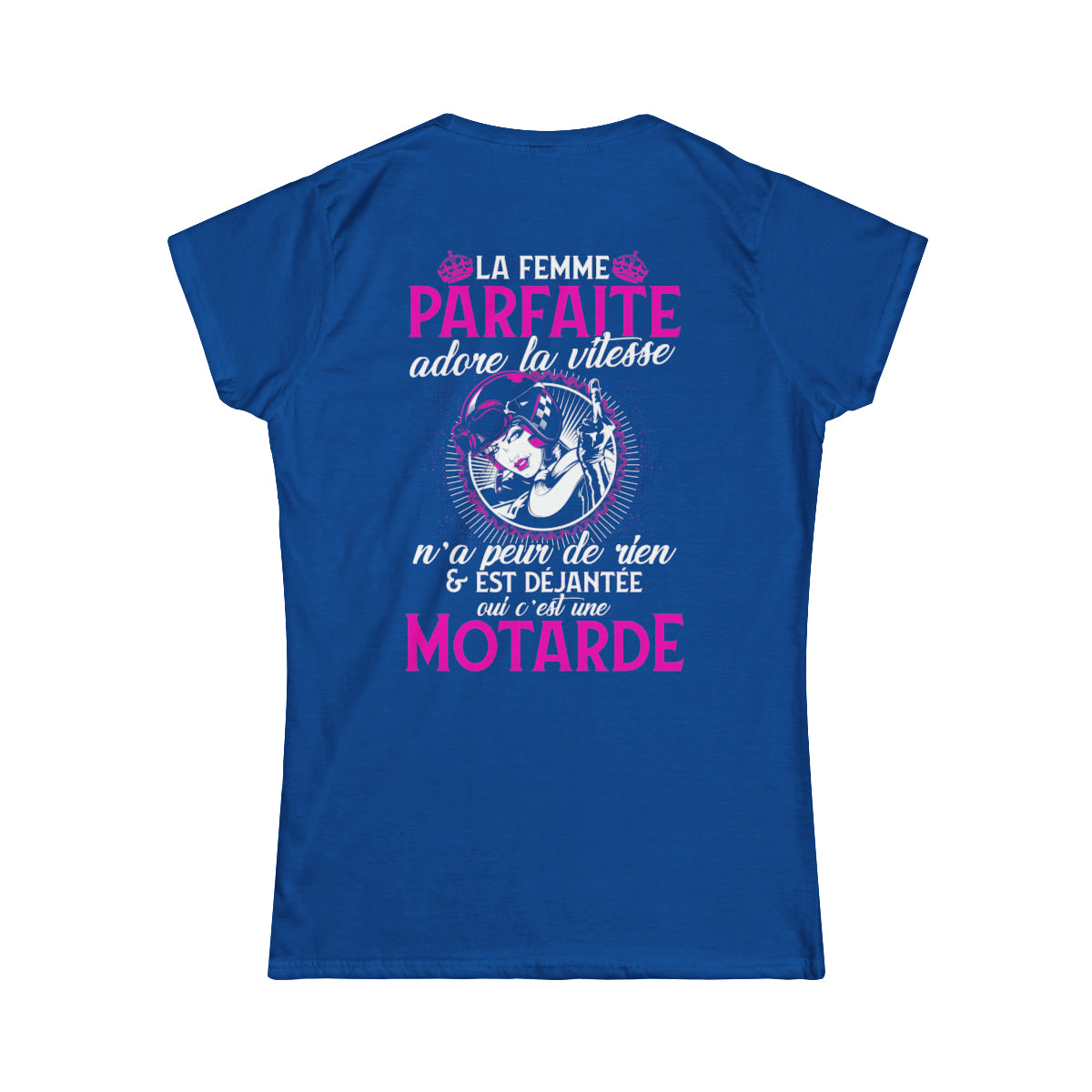 La femme parfaite adore la vitesse n'a peur de rien et est déjantée