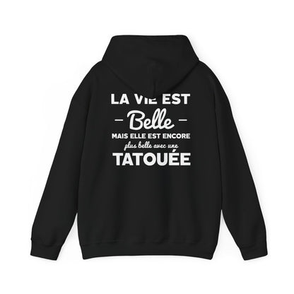 La vie est belle mais elle est encore plus belle avec une tatouée