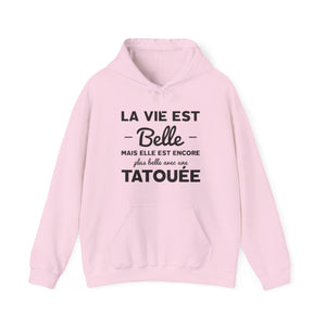 La vie est belle mais elle est encore plus belle avec une tatouée