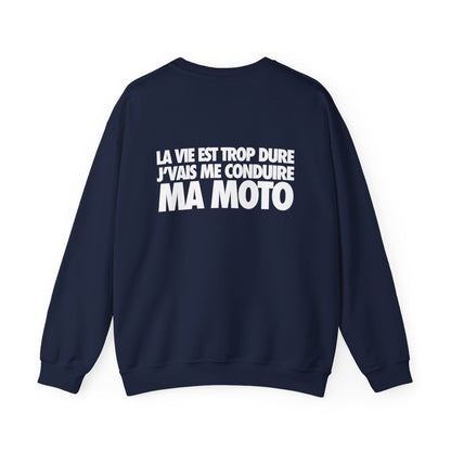 La vie est trop dure, j'vais me conduire ma moto