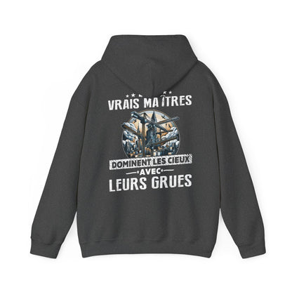 Les vrais maîtres dominent les cieux avec leurs grues