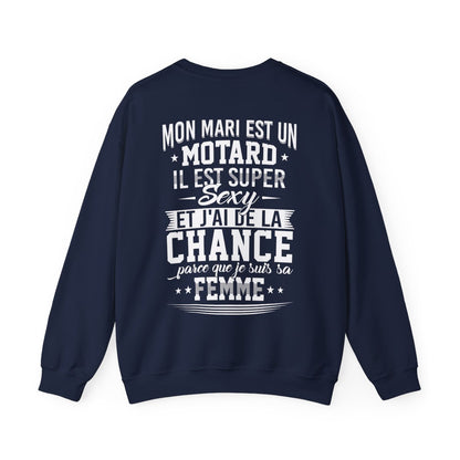 Mon mari est un motard, il est super sexy et j'ai de la chance parce que je suis sa femme