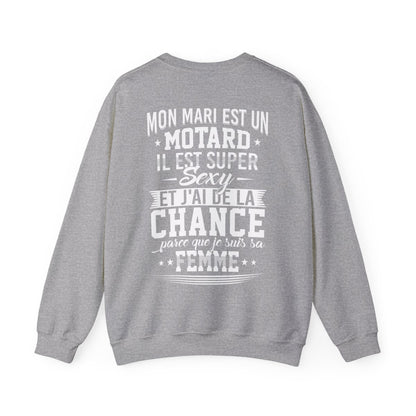 Mon mari est un motard, il est super sexy et j'ai de la chance parce que je suis sa femme