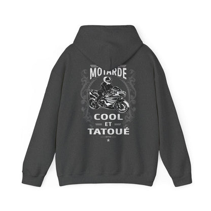 Motarde Cool et Tatoué
