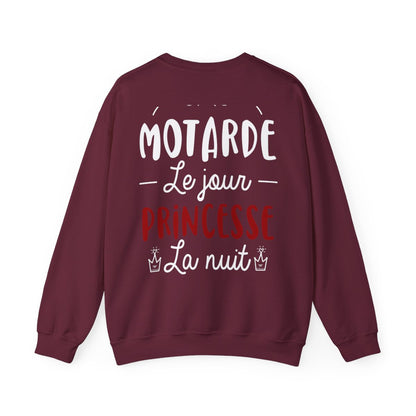 Motarde le jour, princesse la nuit