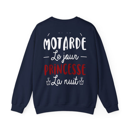 Motarde le jour, princesse la nuit