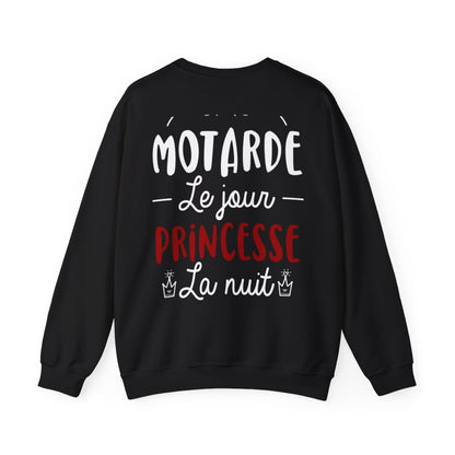 Motarde le jour, princesse la nuit