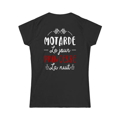 Motarde le jour, princesse la nuit