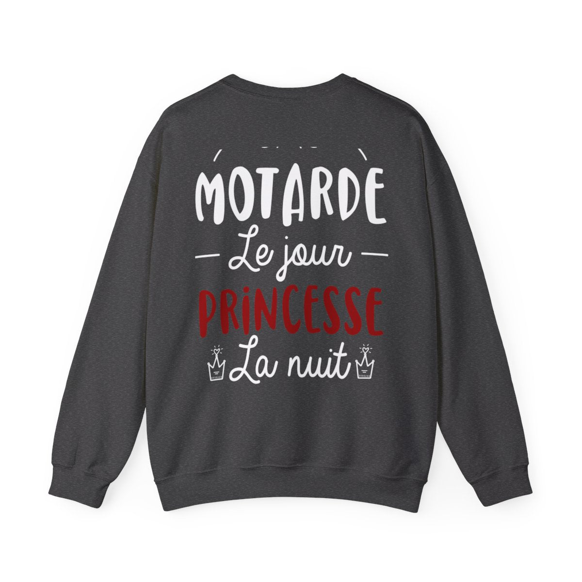 Motarde le jour, princesse la nuit