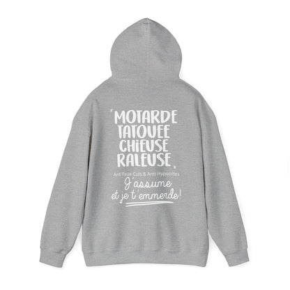 Motarde, tatouée, chieuse, râleuse, anti faux-culs & anti hypocrites et j'assume
