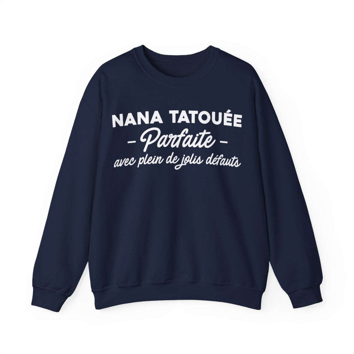 Nana tatouée parfaite avec plein de jolis défauts