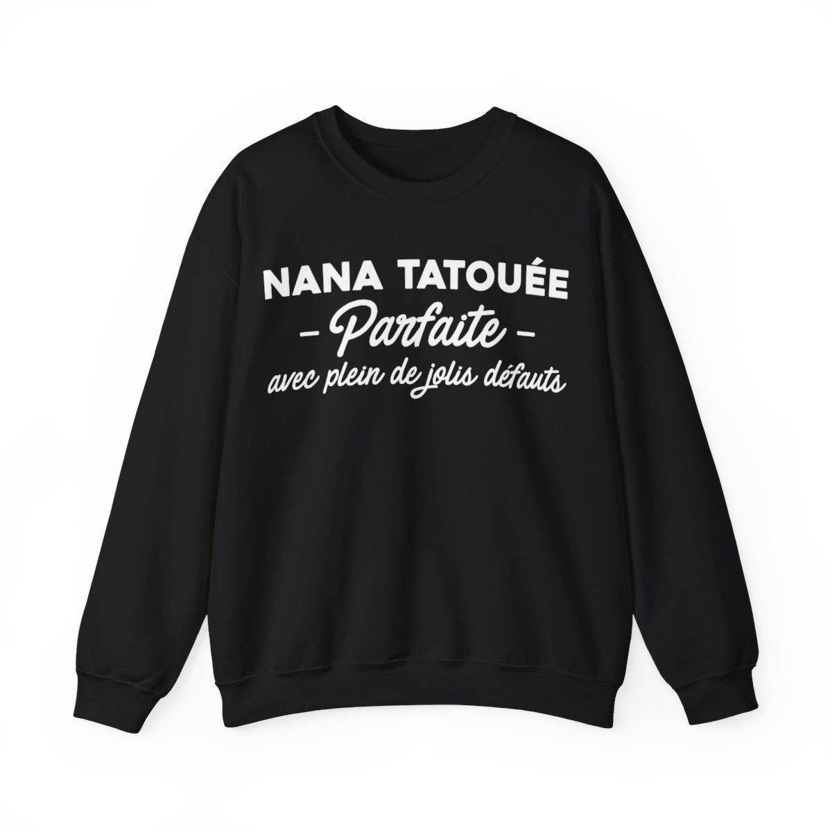 Nana tatouée parfaite avec plein de jolis défauts