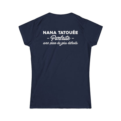 Nana tatouée parfaite avec plein de jolis défauts