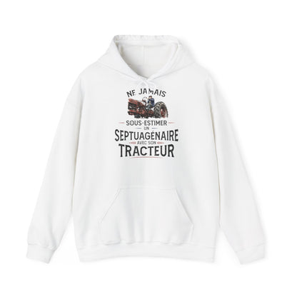 Ne jamais sous-estimer un septuagénaire avec son tracteur