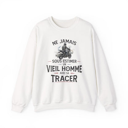 Ne jamais sous-estimer un vieil homme avec sa Tracer