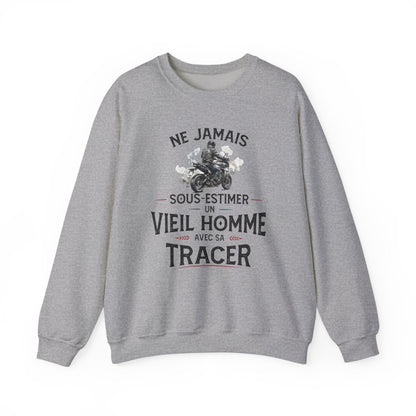 Ne jamais sous-estimer un vieil homme avec sa Tracer